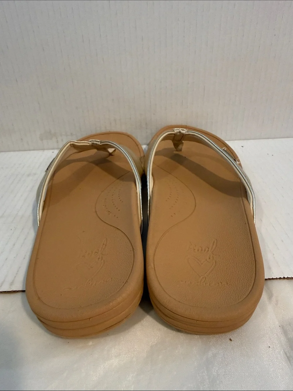 REEF CUSHION MELODY CHAMPAGNE METALLIC FLIP FLOPS SANDALS (sz 8)